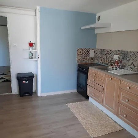 Bas De Villa, 65 M2, Entre Et Centre-ville *