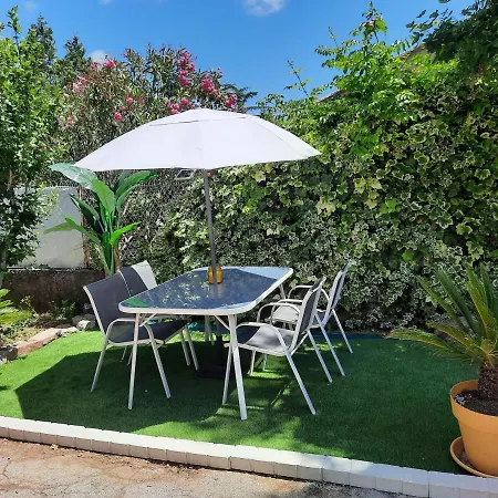 Bas De Villa, 65 M2, Entre Et Centre-ville Lejlighed *