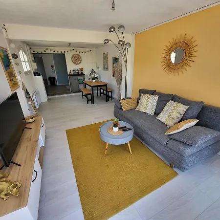 Bas De Villa, 65 M2, Entre Et Centre-ville *